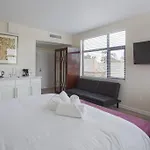 Modern, Luxurious And Prime Location All In One